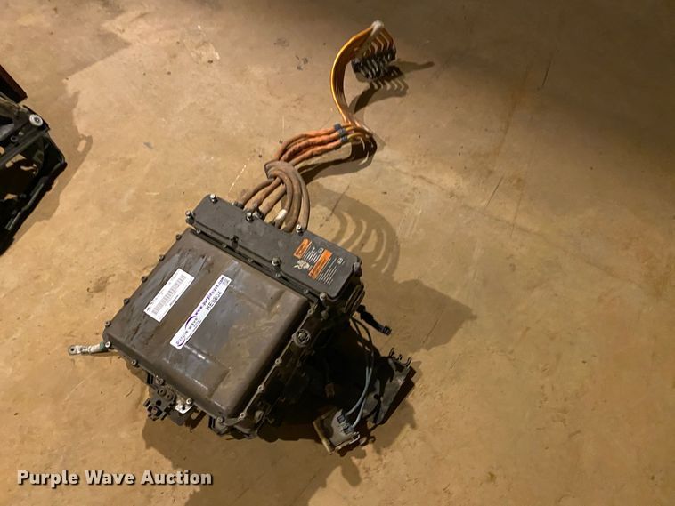 image for item HE9804 Power inverter