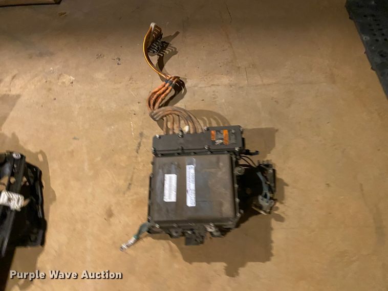 image for item HE9804 Power inverter