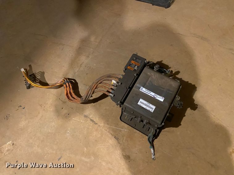 image for item HE9804 Power inverter