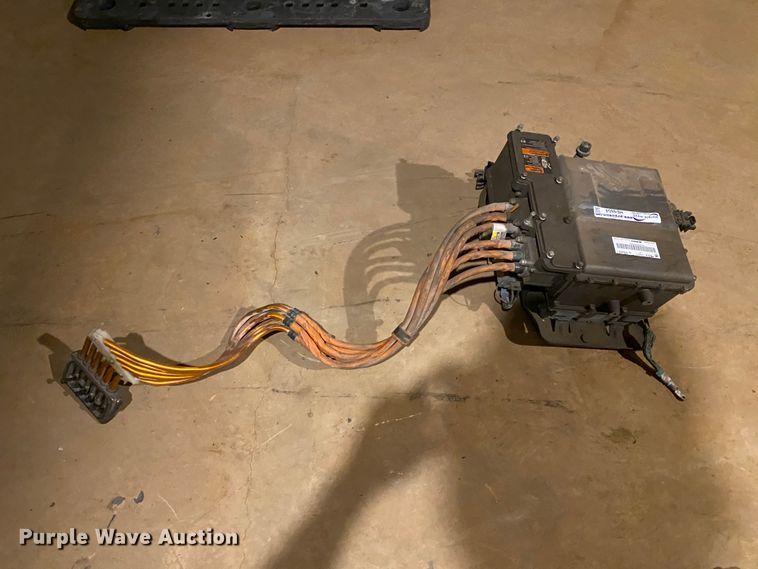 image for item HE9804 Power inverter