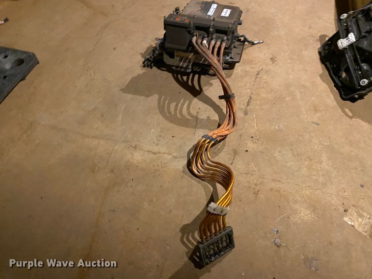 image for item HE9804 Power inverter