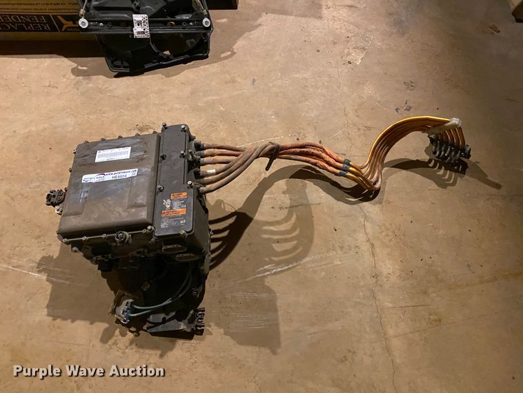 image for item HE9804 Power inverter