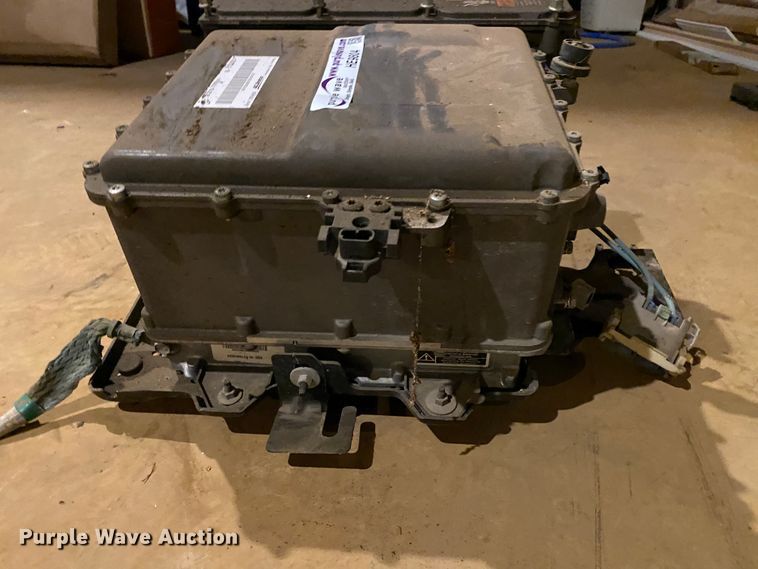 image for item HE9804 Power inverter