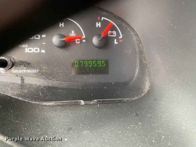 image for item HE9810 2008 Ford E350 Super Duty  shuttle bus