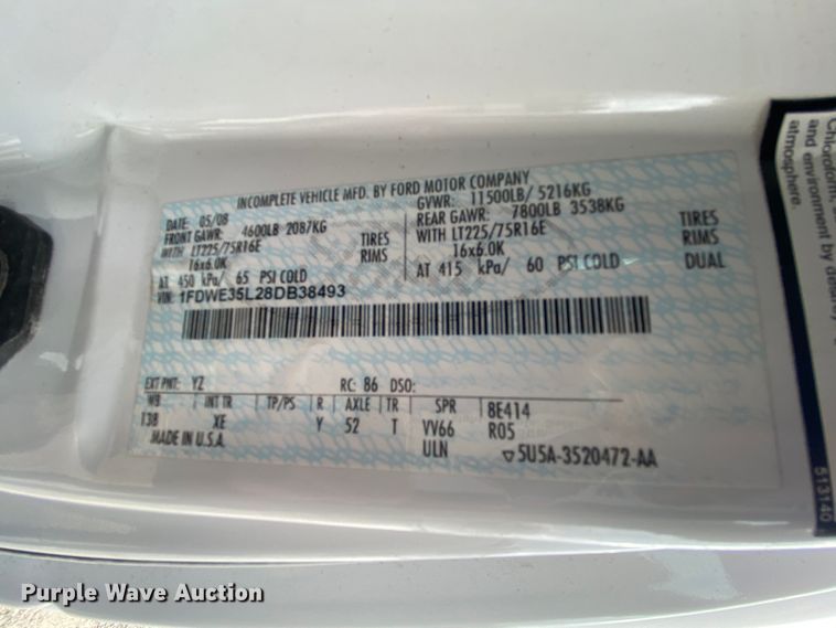 image for item HE9810 2008 Ford E350 Super Duty  shuttle bus