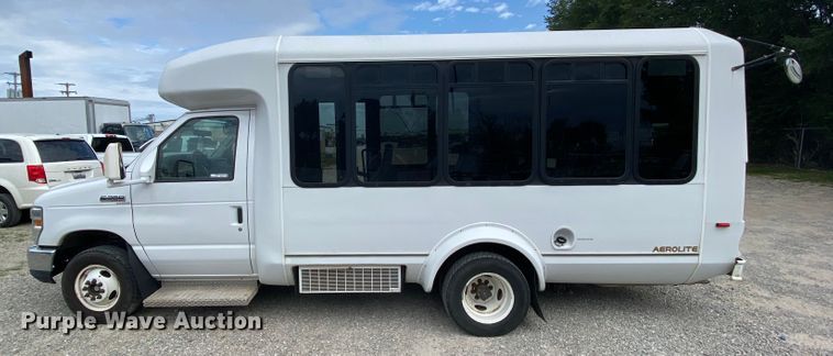 image for item HE9811 2012 Ford E350 Super Duty  El Dorado shuttle bus