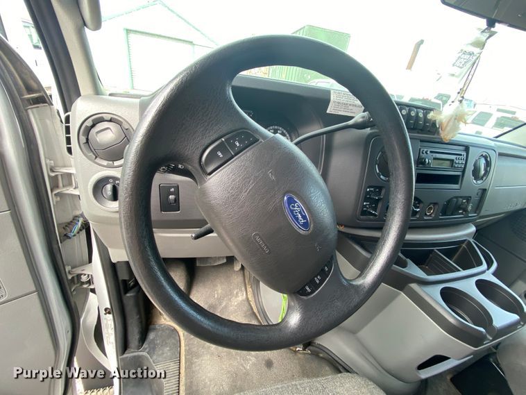 image for item HE9811 2012 Ford E350 Super Duty  El Dorado shuttle bus