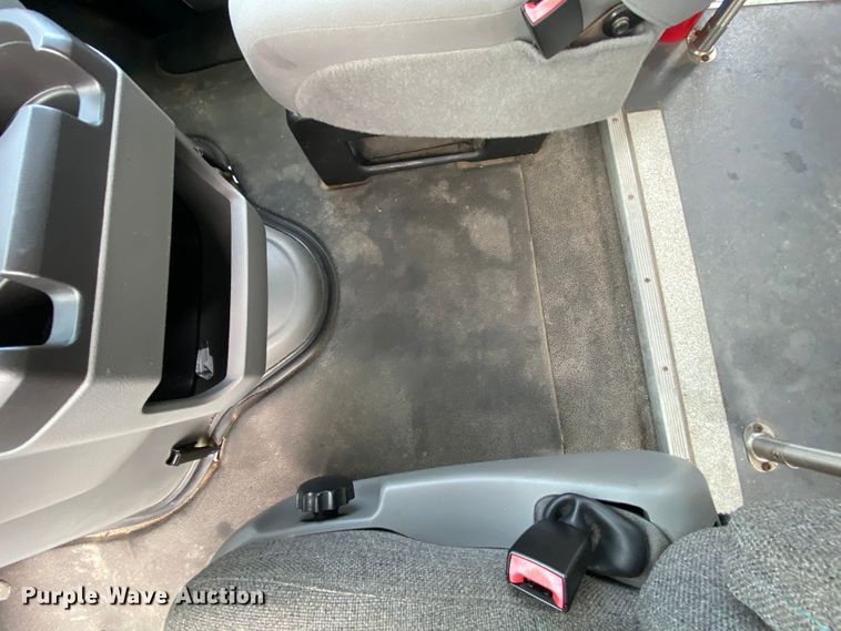 image for item HE9811 2012 Ford E350 Super Duty  El Dorado shuttle bus