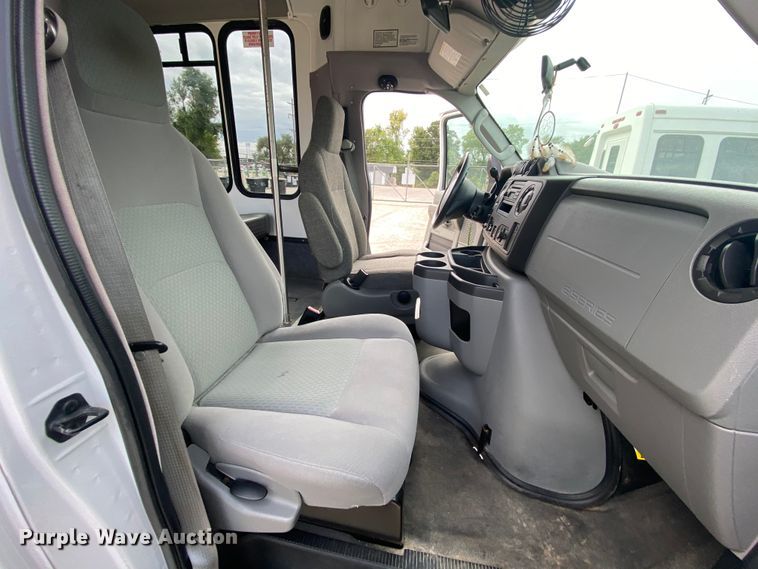 image for item HE9811 2012 Ford E350 Super Duty  El Dorado shuttle bus