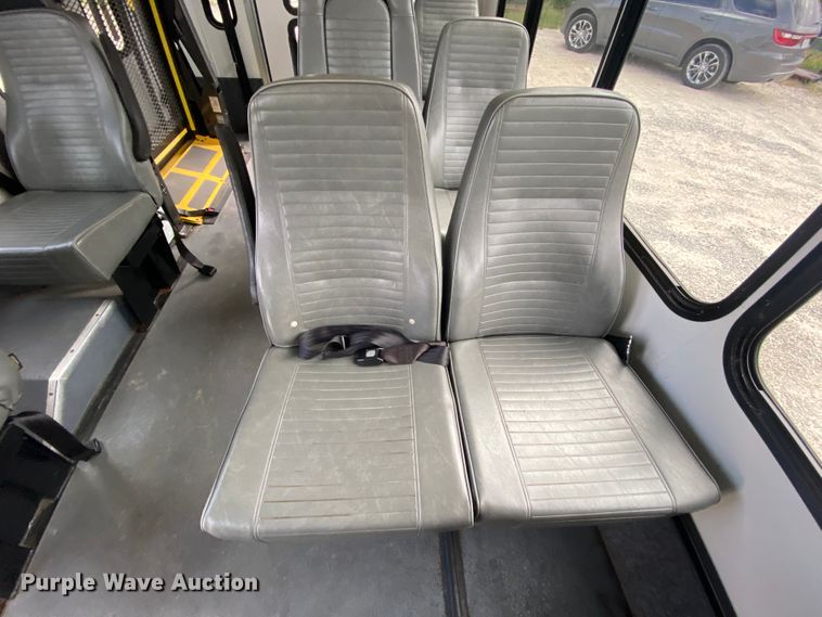 image for item HE9811 2012 Ford E350 Super Duty  El Dorado shuttle bus