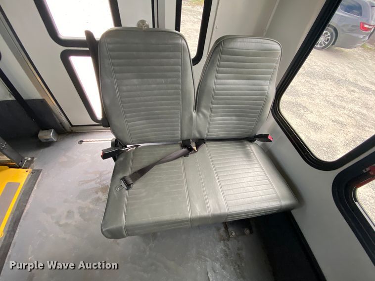 image for item HE9811 2012 Ford E350 Super Duty  El Dorado shuttle bus