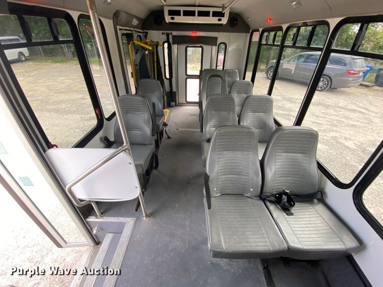 image for item HE9811 2012 Ford E350 Super Duty  El Dorado shuttle bus