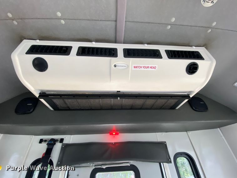 image for item HE9811 2012 Ford E350 Super Duty  El Dorado shuttle bus