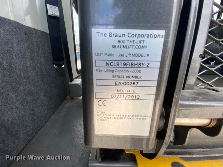 image for item HE9811 2012 Ford E350 Super Duty  El Dorado shuttle bus