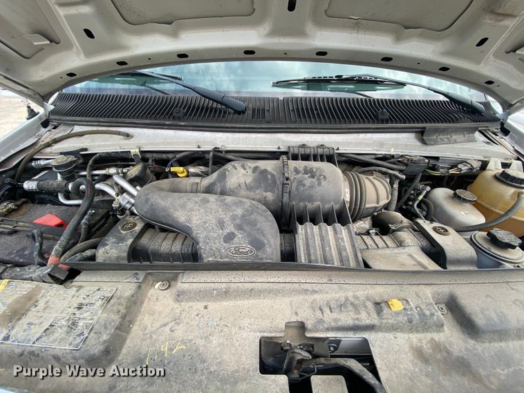 image for item HE9811 2012 Ford E350 Super Duty  El Dorado shuttle bus