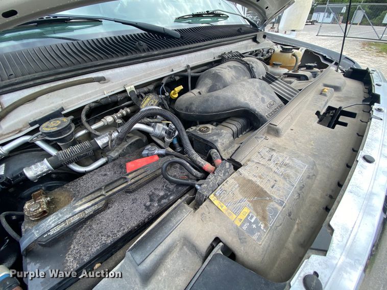 image for item HE9811 2012 Ford E350 Super Duty  El Dorado shuttle bus