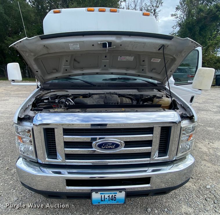 image for item HE9811 2012 Ford E350 Super Duty  El Dorado shuttle bus