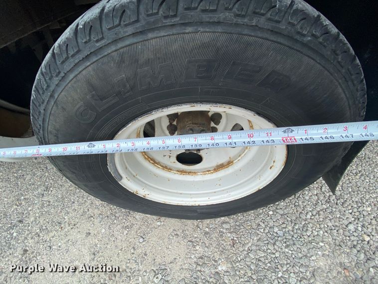 image for item HE9811 2012 Ford E350 Super Duty  El Dorado shuttle bus