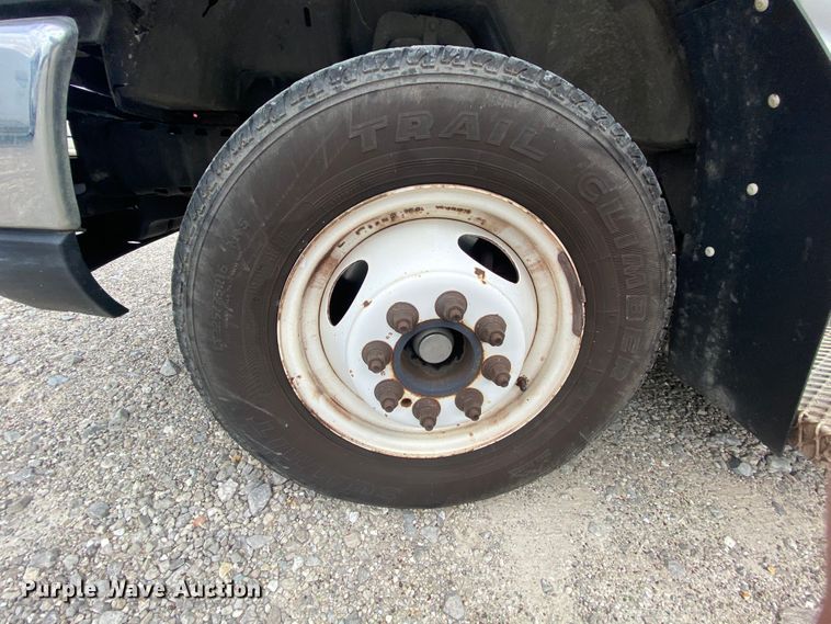 image for item HE9811 2012 Ford E350 Super Duty  El Dorado shuttle bus