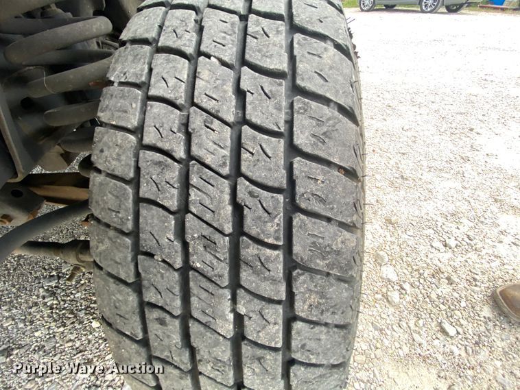 image for item HE9811 2012 Ford E350 Super Duty  El Dorado shuttle bus