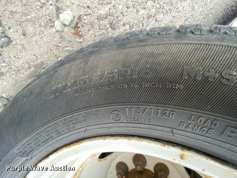 image for item HE9811 2012 Ford E350 Super Duty  El Dorado shuttle bus