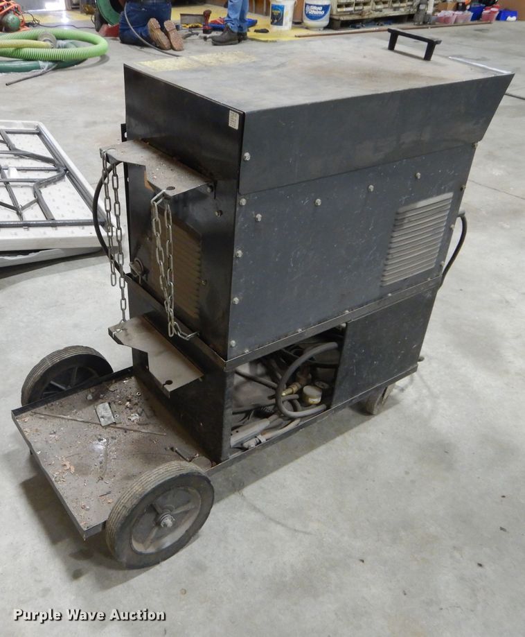 image for item HF9022 Dayton 5Z136B wire feed welder