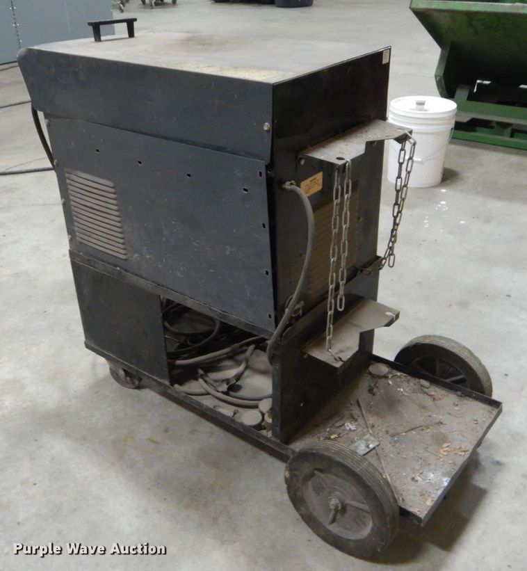 image for item HF9022 Dayton 5Z136B wire feed welder