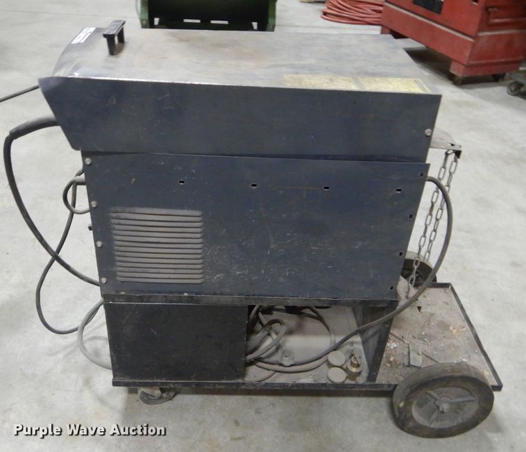 image for item HF9022 Dayton 5Z136B wire feed welder