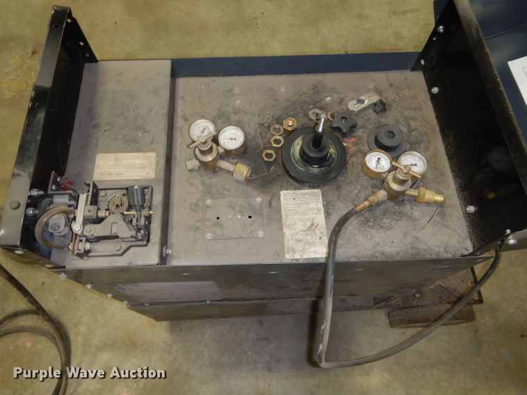 image for item HF9022 Dayton 5Z136B wire feed welder