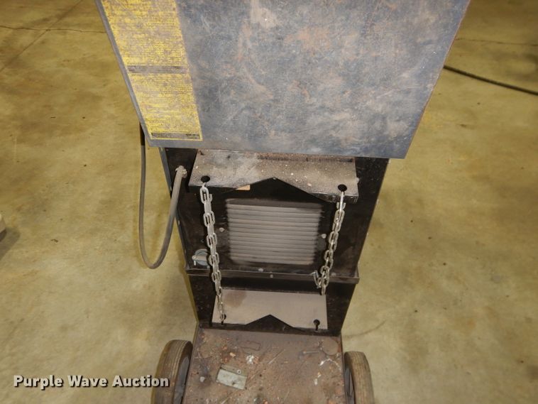 image for item HF9022 Dayton 5Z136B wire feed welder