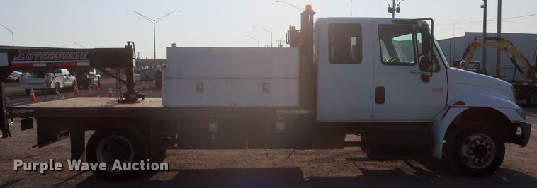 image for item HJ9401 2004 International 4300  flatbed truck