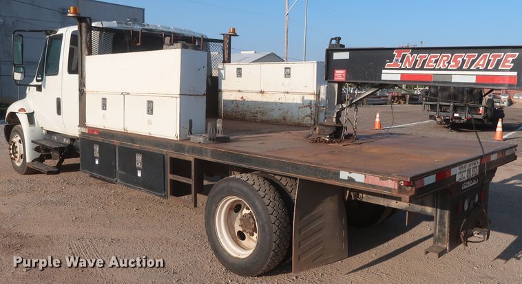 image for item HJ9401 2004 International 4300  flatbed truck