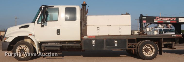 image for item HJ9401 2004 International 4300  flatbed truck