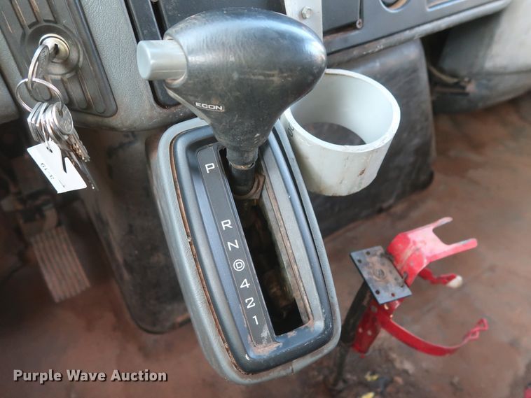 image for item HJ9401 2004 International 4300  flatbed truck