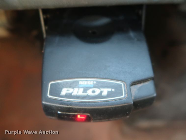 image for item HJ9401 2004 International 4300  flatbed truck