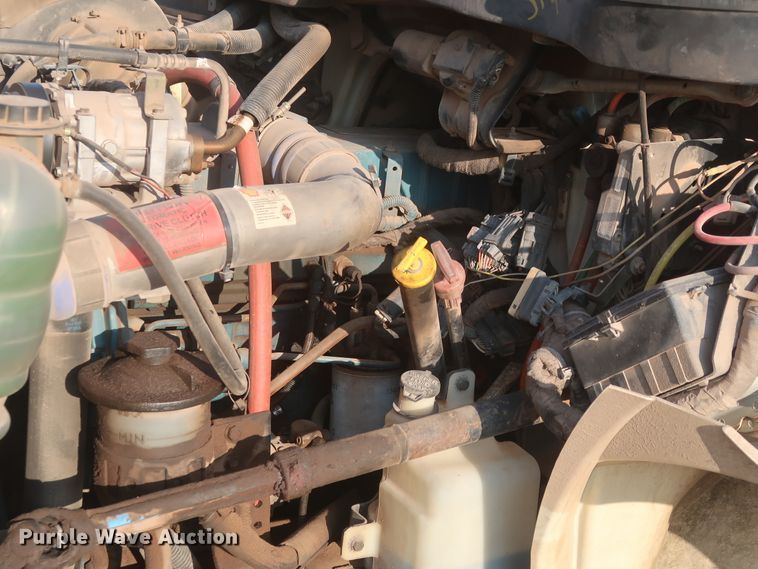 image for item HJ9401 2004 International 4300  flatbed truck