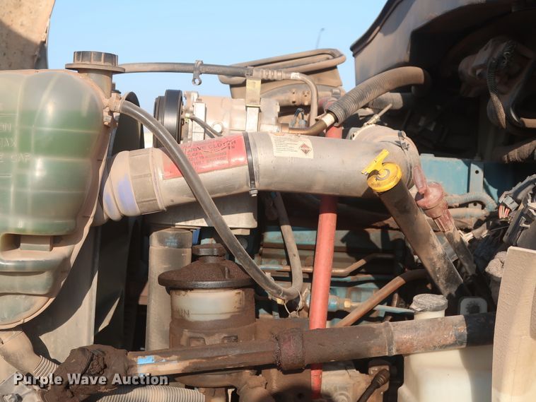 image for item HJ9401 2004 International 4300  flatbed truck