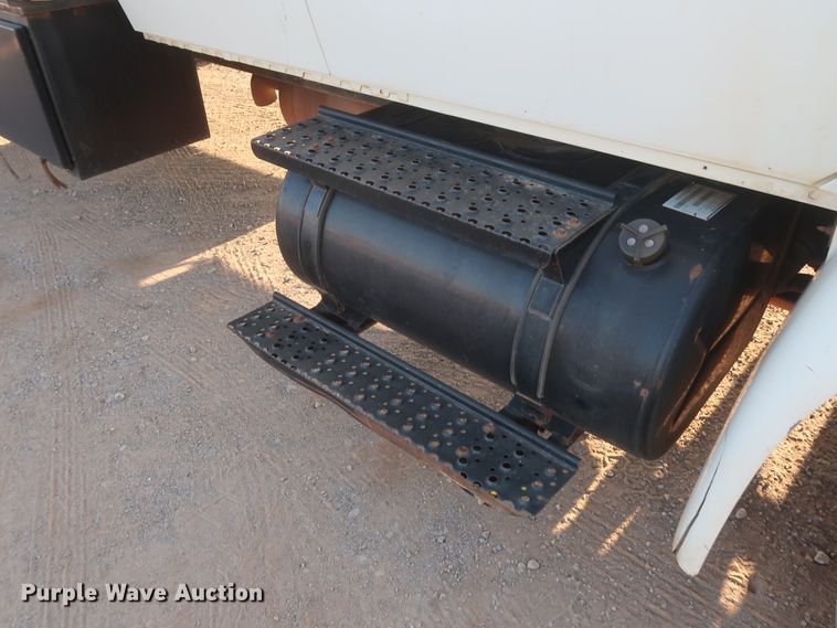 image for item HJ9401 2004 International 4300  flatbed truck