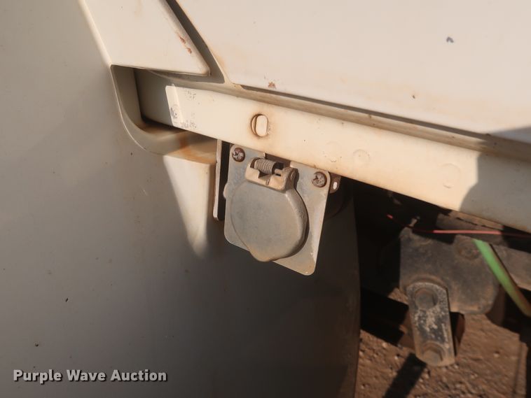 image for item HJ9401 2004 International 4300  flatbed truck