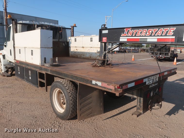 image for item HJ9401 2004 International 4300  flatbed truck