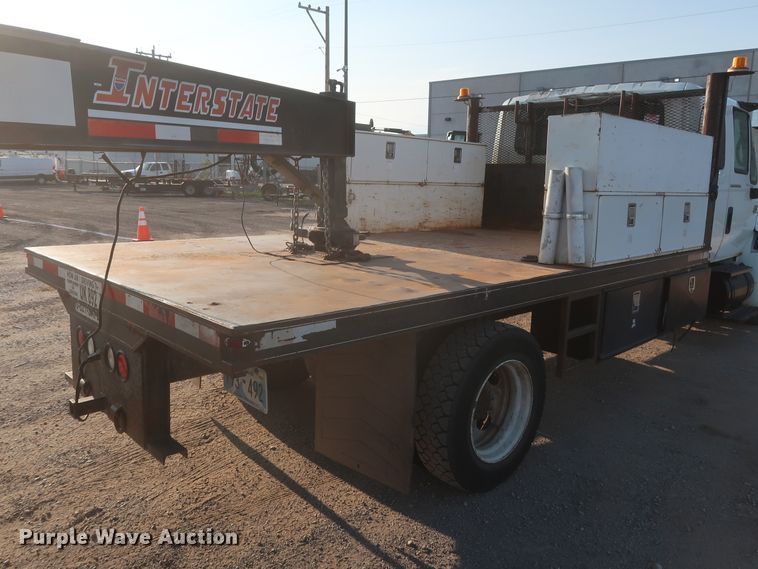 image for item HJ9401 2004 International 4300  flatbed truck