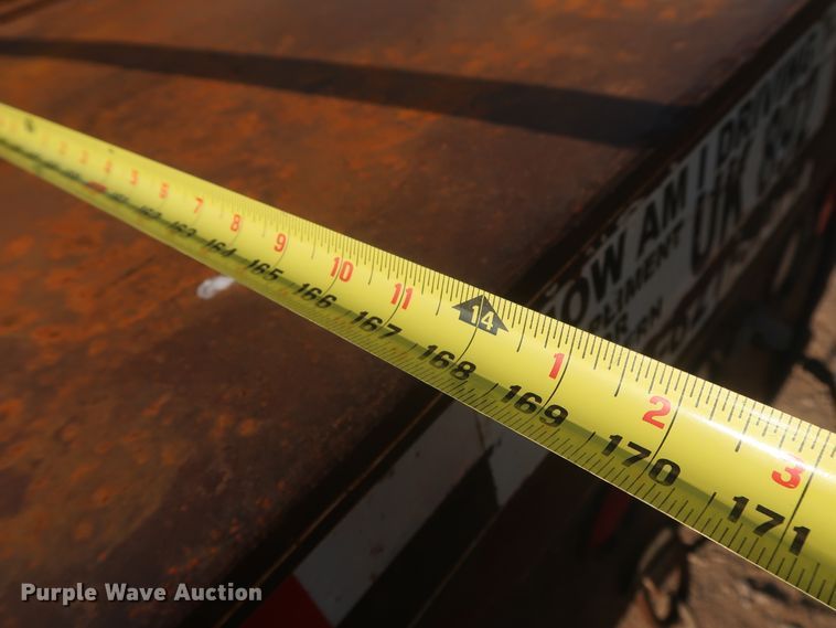 image for item HJ9401 2004 International 4300  flatbed truck