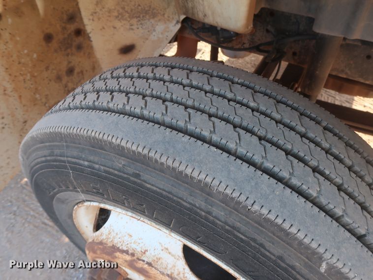 image for item HJ9401 2004 International 4300  flatbed truck