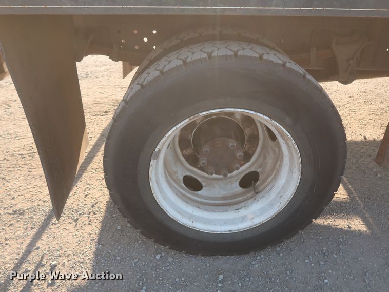 image for item HJ9401 2004 International 4300  flatbed truck