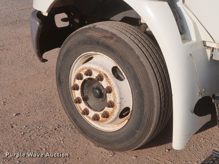 image for item HJ9401 2004 International 4300  flatbed truck