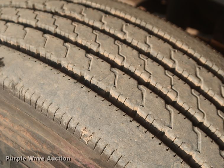 image for item HJ9401 2004 International 4300  flatbed truck