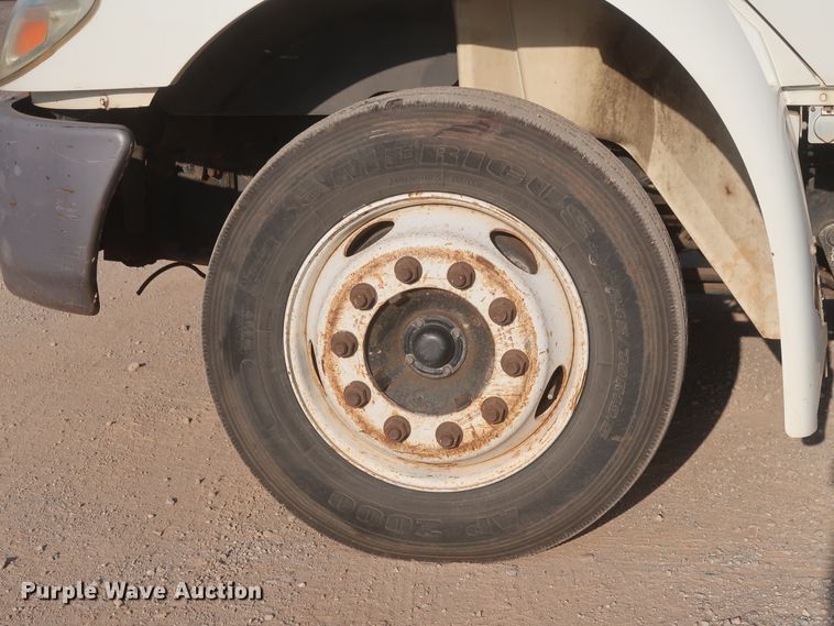 image for item HJ9401 2004 International 4300  flatbed truck