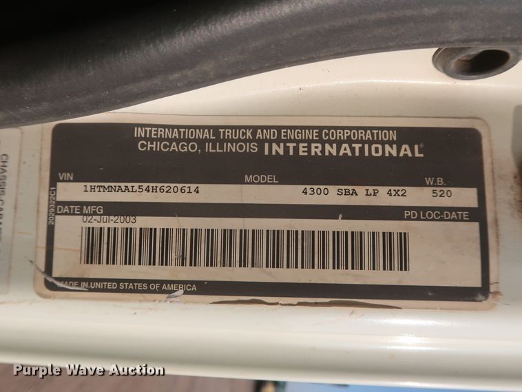 image for item HJ9401 2004 International 4300  flatbed truck