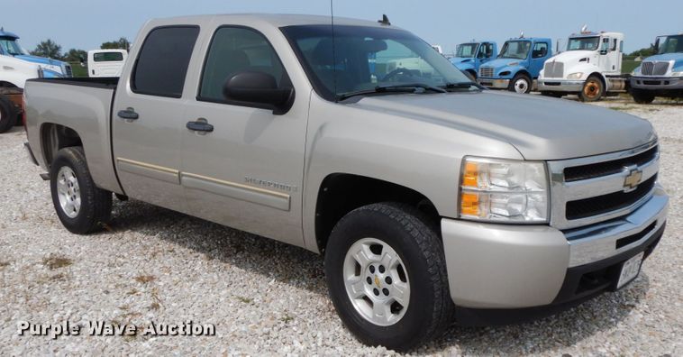 image for item HJ9681 2009 Chevrolet Silverado 1500  Crew Cab pickup truck