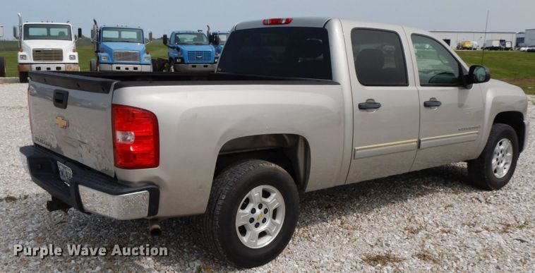 image for item HJ9681 2009 Chevrolet Silverado 1500  Crew Cab pickup truck